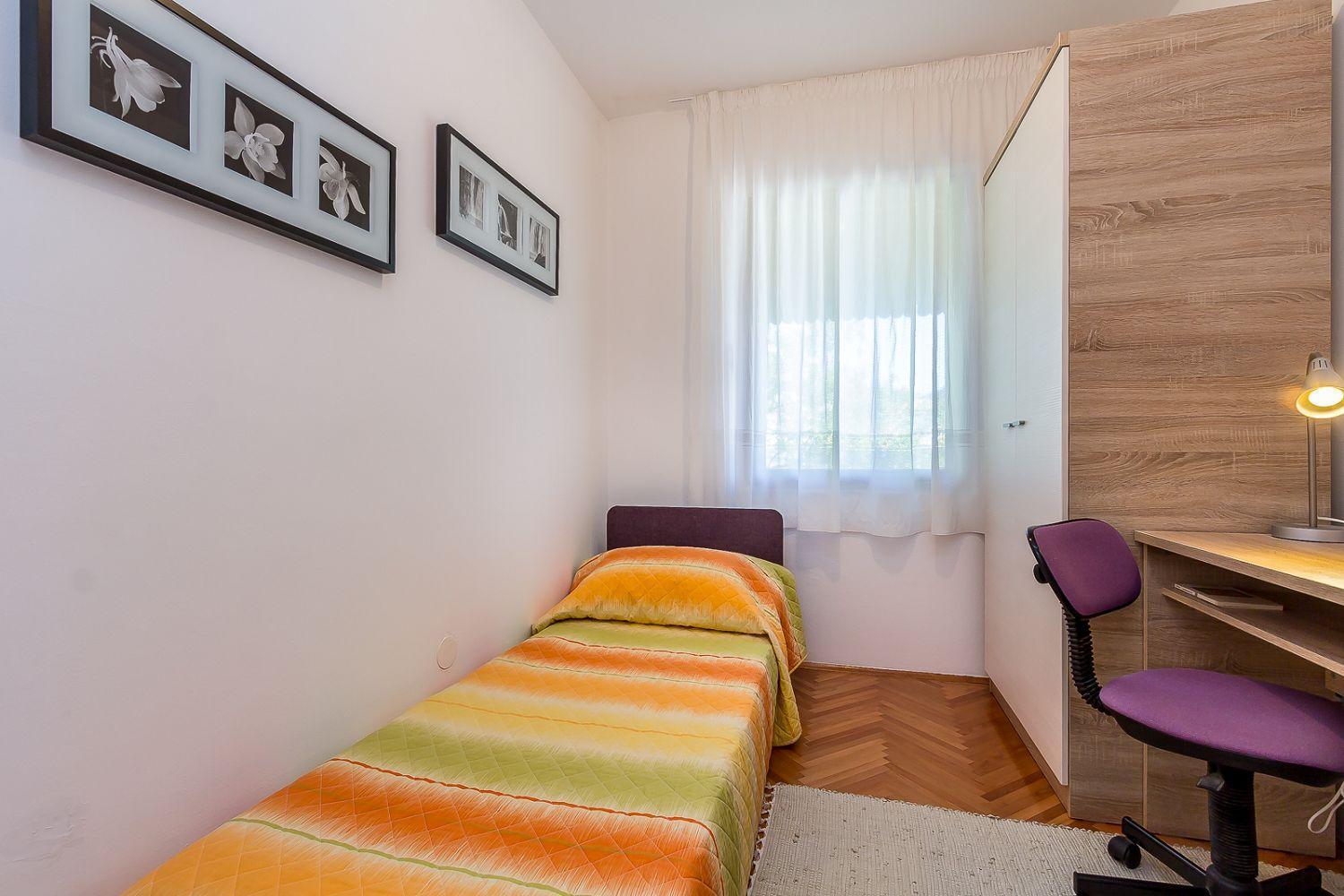 Neu Renovierte Ferienwohnung Mit Klima, Wlan, Terrasse Und Grill プーラ エクステリア 写真