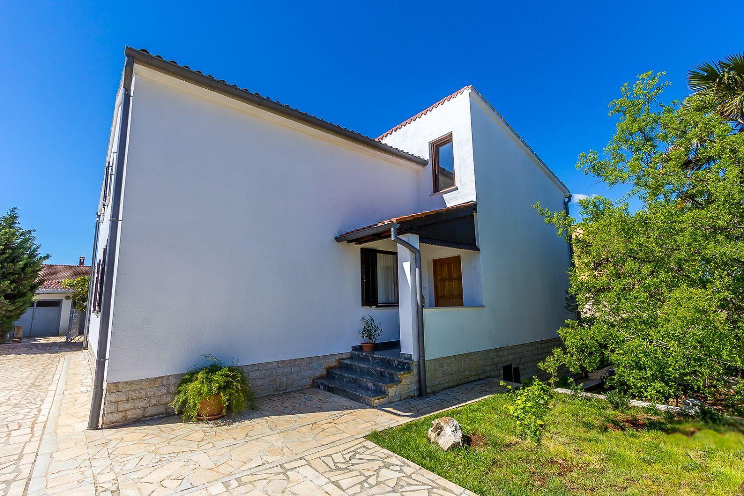 Neu Renovierte Ferienwohnung Mit Klima, Wlan, Terrasse Und Grill プーラ エクステリア 写真