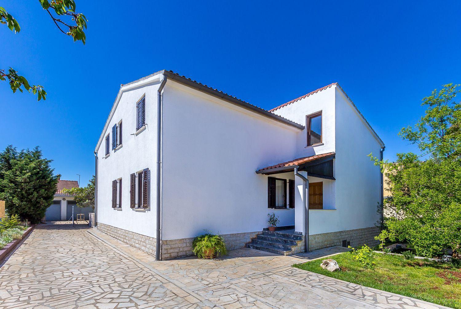 Neu Renovierte Ferienwohnung Mit Klima, Wlan, Terrasse Und Grill プーラ エクステリア 写真
