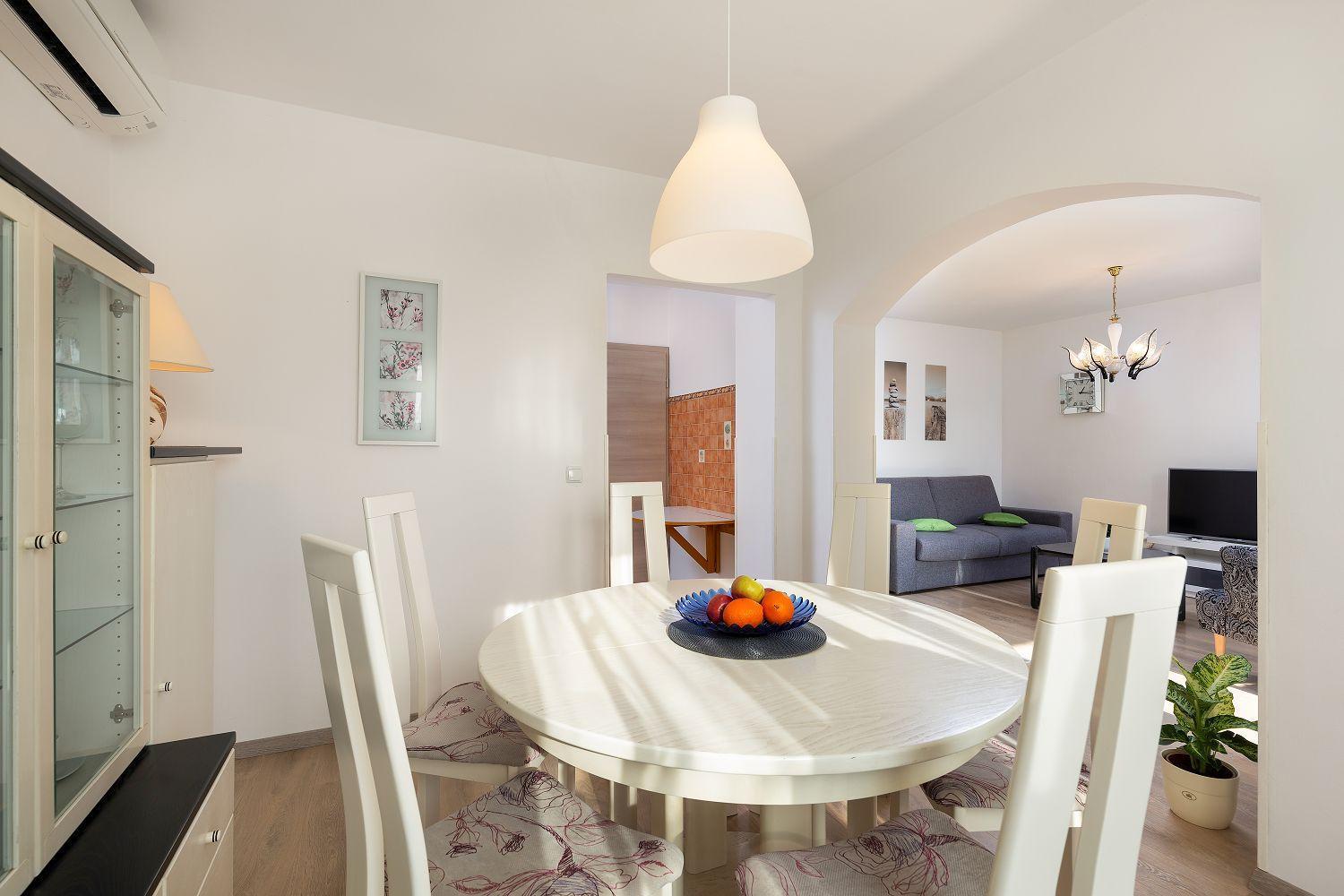 Neu Renovierte Ferienwohnung Mit Klima, Wlan, Terrasse Und Grill プーラ エクステリア 写真